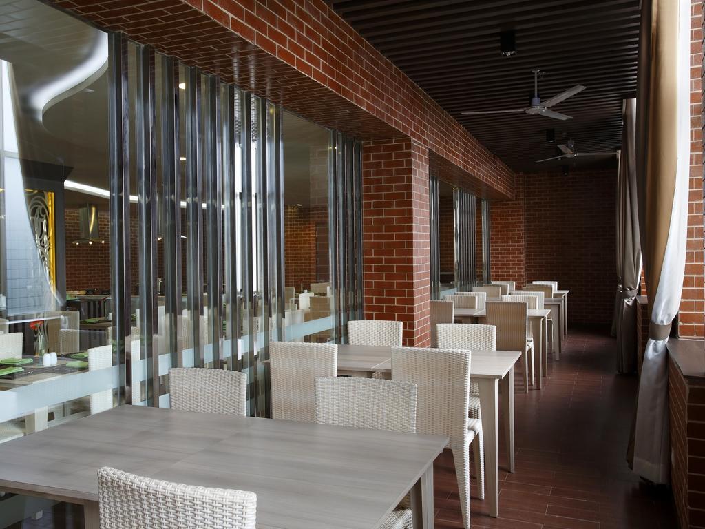 होटल Santika Depok